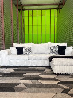 Oversized sectional sofa couch (DELIVERY AVAILABLE)