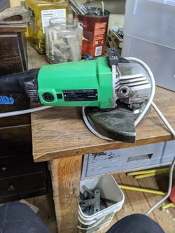 Hitachi 9 " Disc Grinder Pdl 230