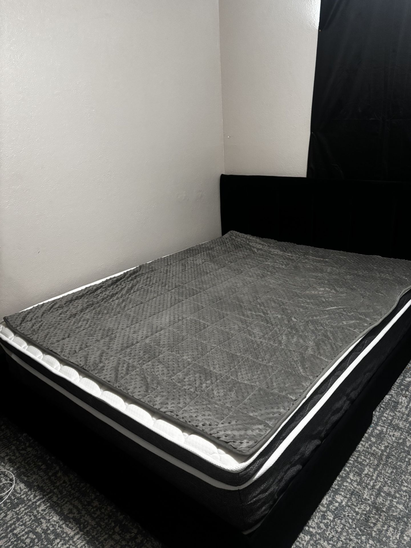 Queen Size Bed Frame with 4 Storage Drawers