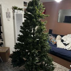 7.5 ft Christmas tree