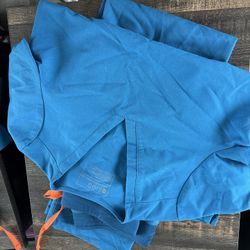 Like Brand new Figs Scrubs 