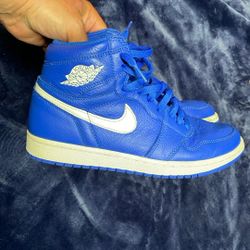 Air Jordan 1 “Hyper Royals” Size 8 2018