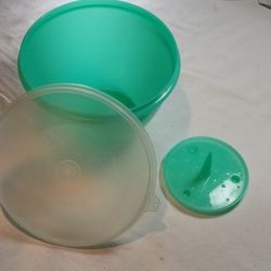 Vintage Tupperware Lettuce Crisper
