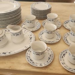 40 PIECE SET SANGO "VALENCIA" PATTERN 8223 CHINA NEW IN BOX 1980's Vintage A