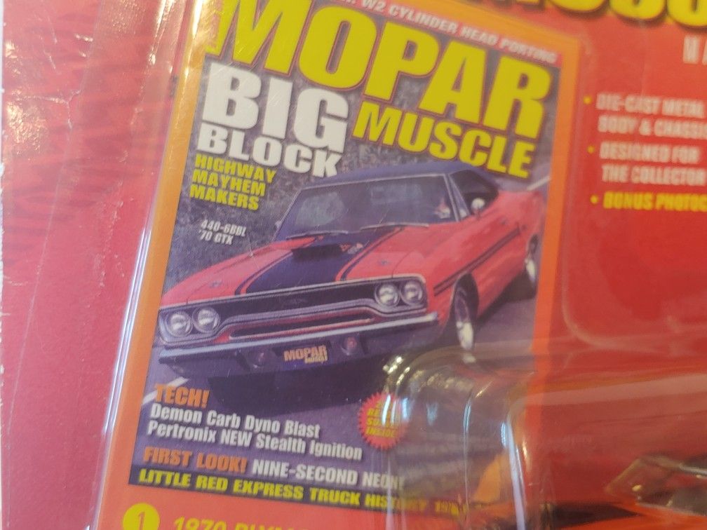 1:64 Johnny Lightning 1970 Plymouth GTX