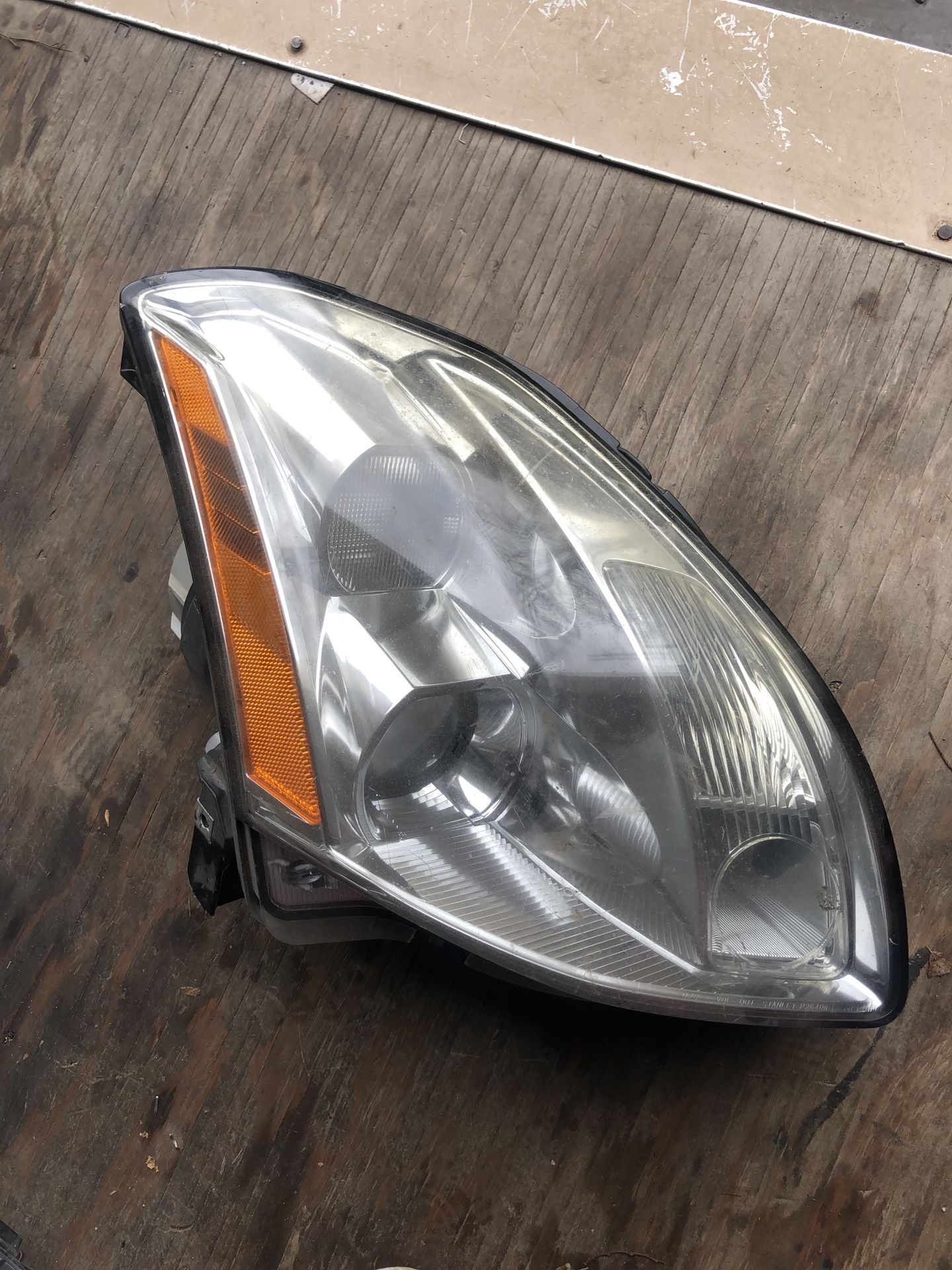 Right Side Xenon Headlight For 2004-2006 Nissan Maxima