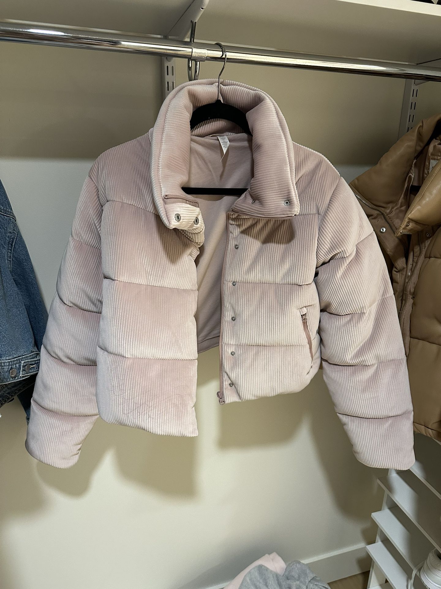 Alo Light Pink Puffer