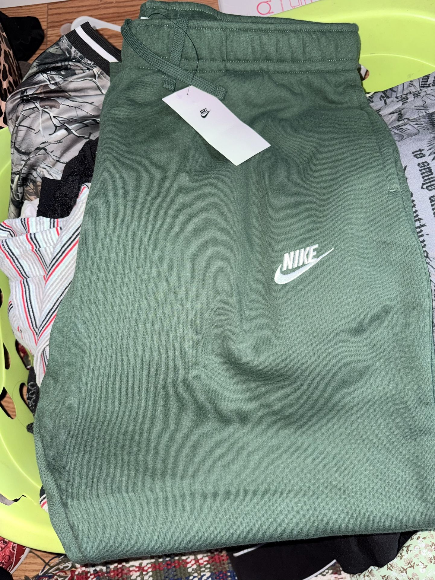 Menβs Nike Sweats 2x Brand New