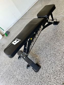 Weightlifting bench