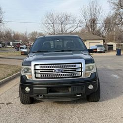 Ford F-150 Platinum 4D 5 1/2 ft