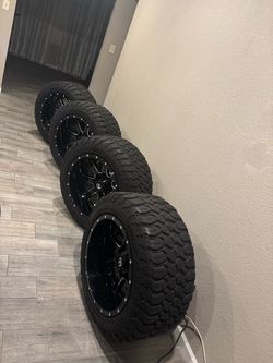 20" Fuel Maverick Wheels & Off-Road Tires - 6x135 Ford F150 / Expedition