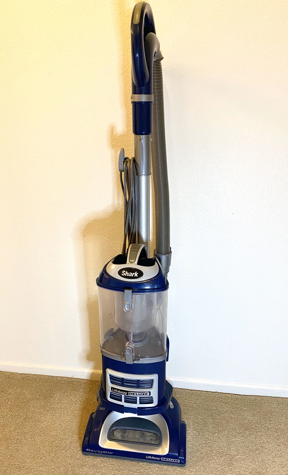 Shark Navigator Life Away Deluxe NV360 Upright Vacuum