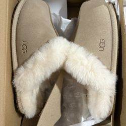 UGG Slippers – Size 7 