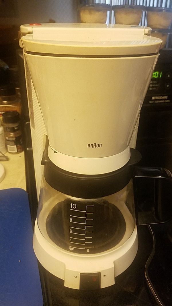 Braun coffee maker w/filters & internal filter for Sale in Glendale, AZ