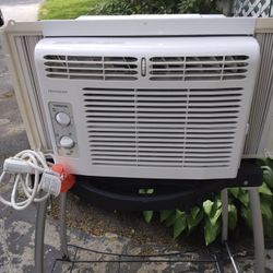 Frigidaire Air Conditioner 5,000 btu