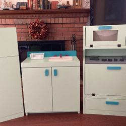 Children’s Kitchen Playhouse Set