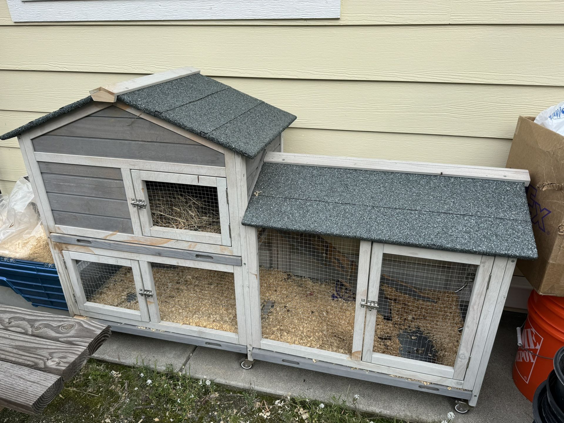 Rabbit Hutch for Sale in Escondido, CA - OfferUp