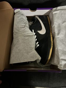 Nike SB Dunk Low Black Gum 