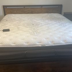 King Bed Frame With Mattress And Adjustable Bed Frame 12’’ Mattress 