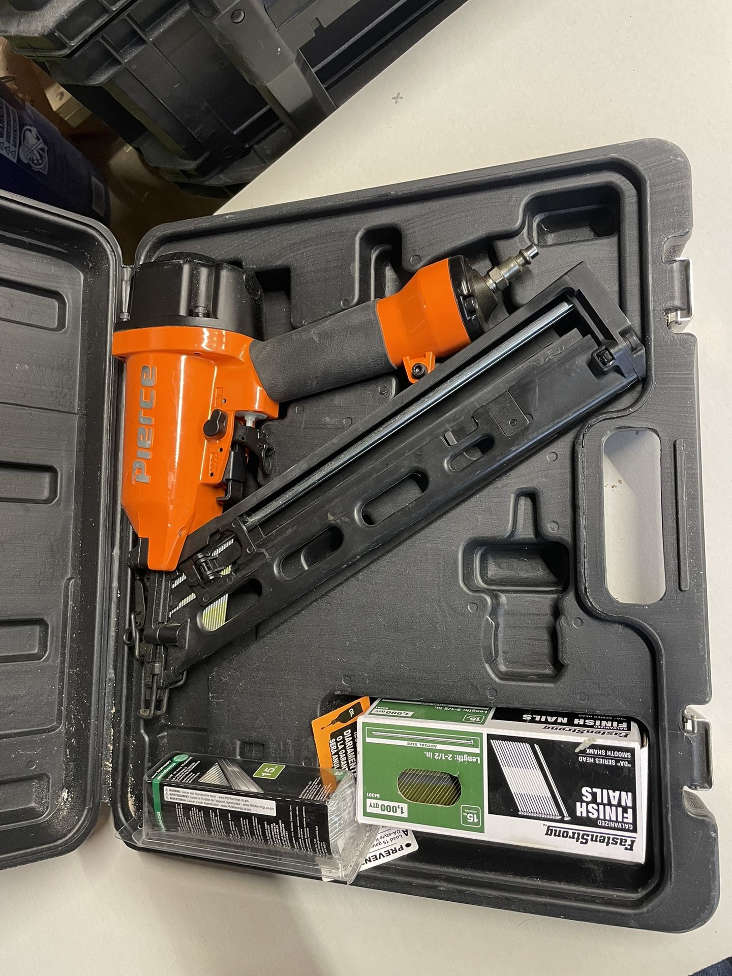Finish Nailer and Nails, 15 Ga