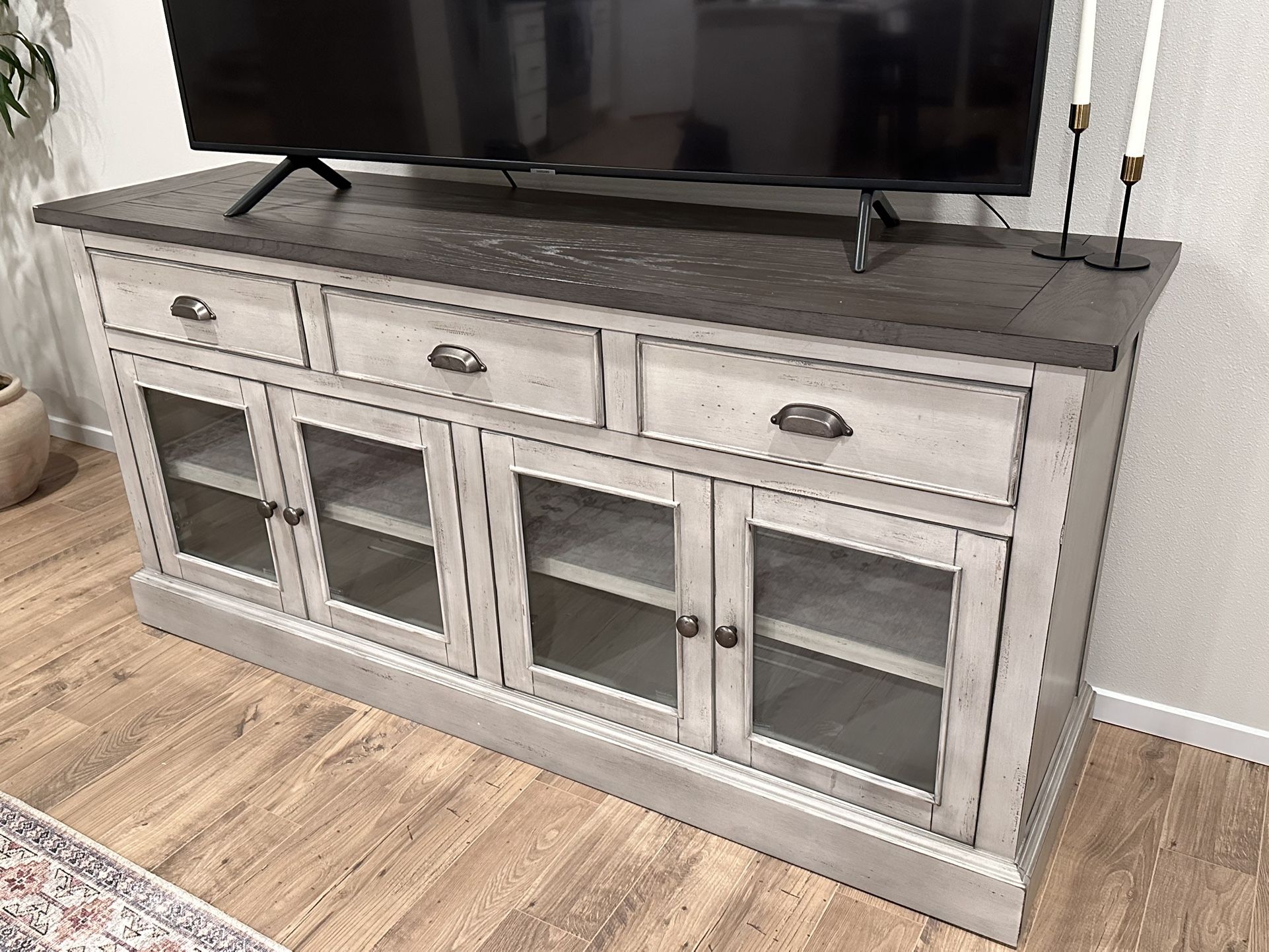 Tv Stand/sideboard