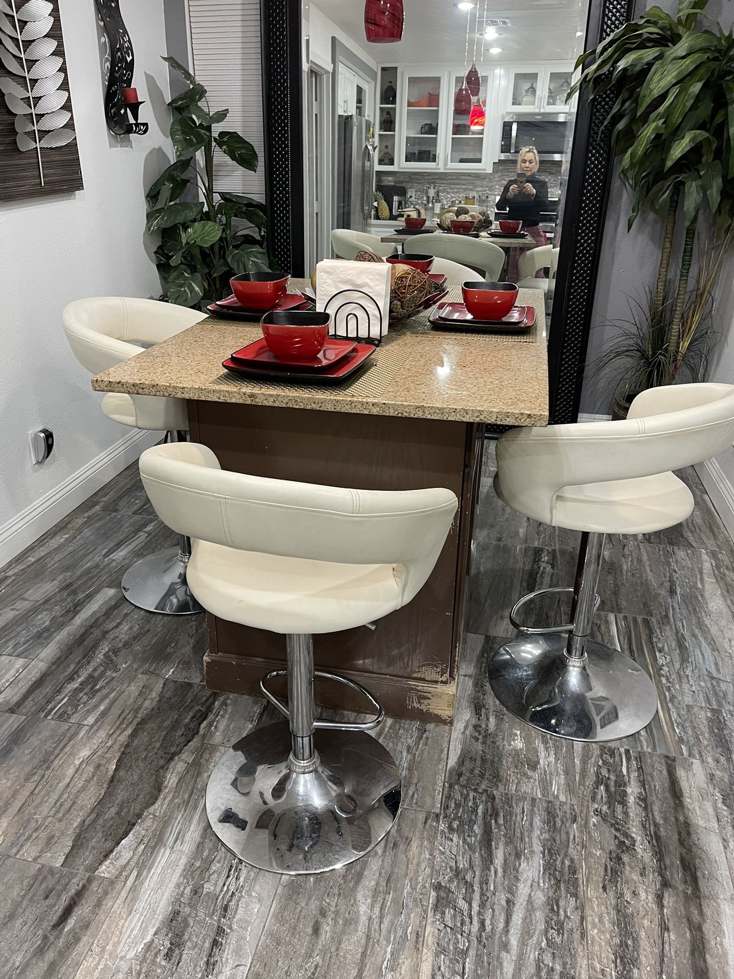 Costume Dining Table