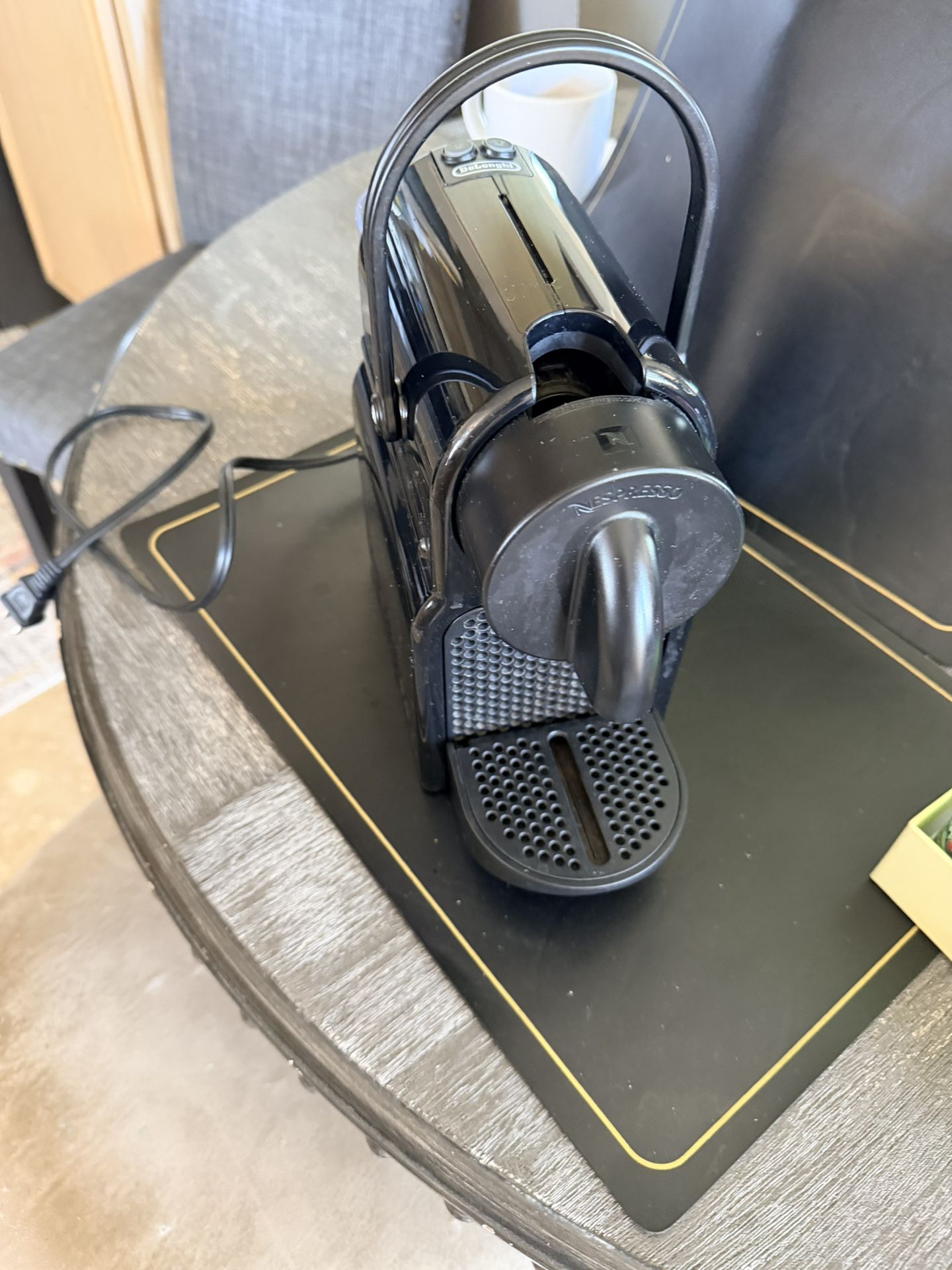 De'Longhi Nespresso Inissia 1400W Espresso Machine - Black