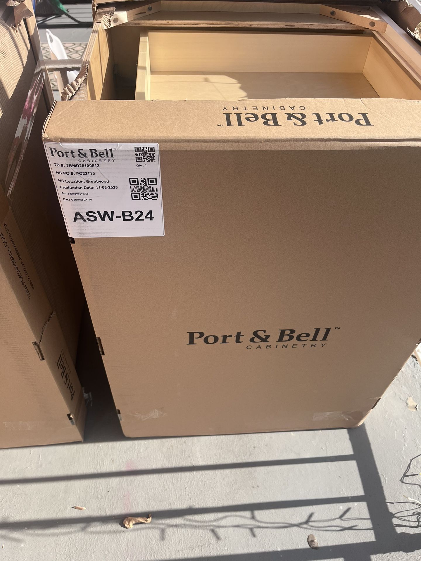 2 Base Cabinet Anna Snow White 24”W