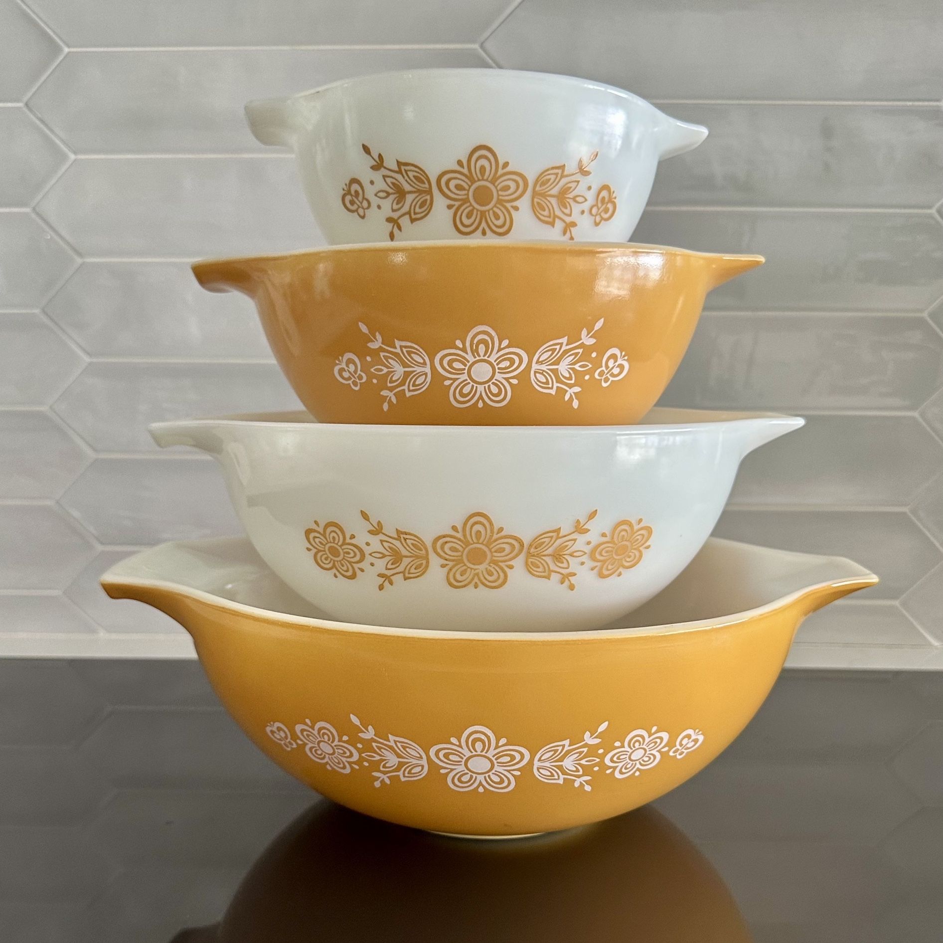 Vintage PYREX CINDERELLA BOWLS BUTTERFLY GOLD 441 442 sold 443 444 set of 4 USA