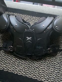 Xenith Flyte 2 Football Shoulder Pads Size Medium - Great Condition 🏈