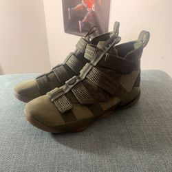 Lebron soldier 11 for on sale sale