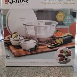 Greek Yogurt maker - Like New