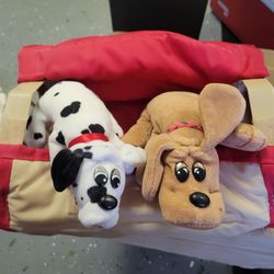 Vintage Pound Puppies Newborns Carrier And 2  Puppies  Plush Collectibles