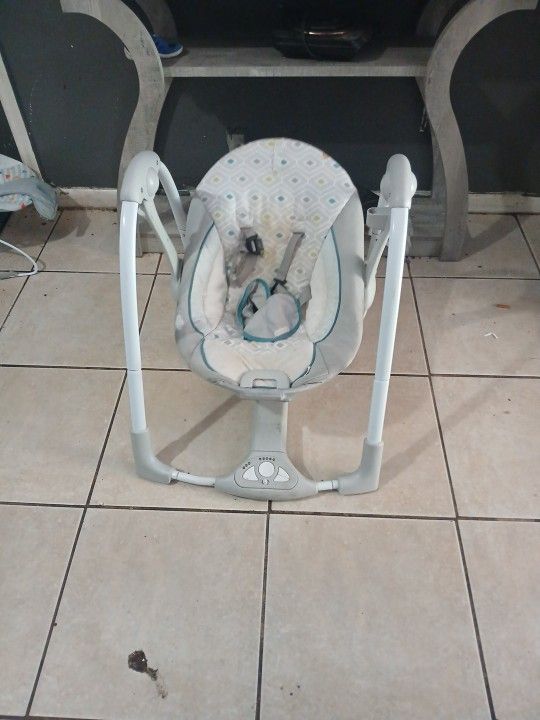 Baby rocking chair
