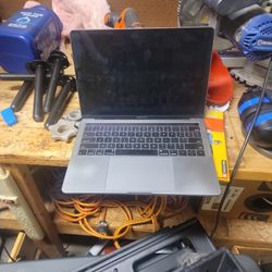 13 Inch MacBook Pro $400 Obo
