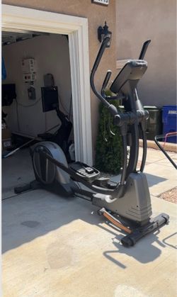 NordicTrack E 7.7 Elliptical – Power Incline OBO