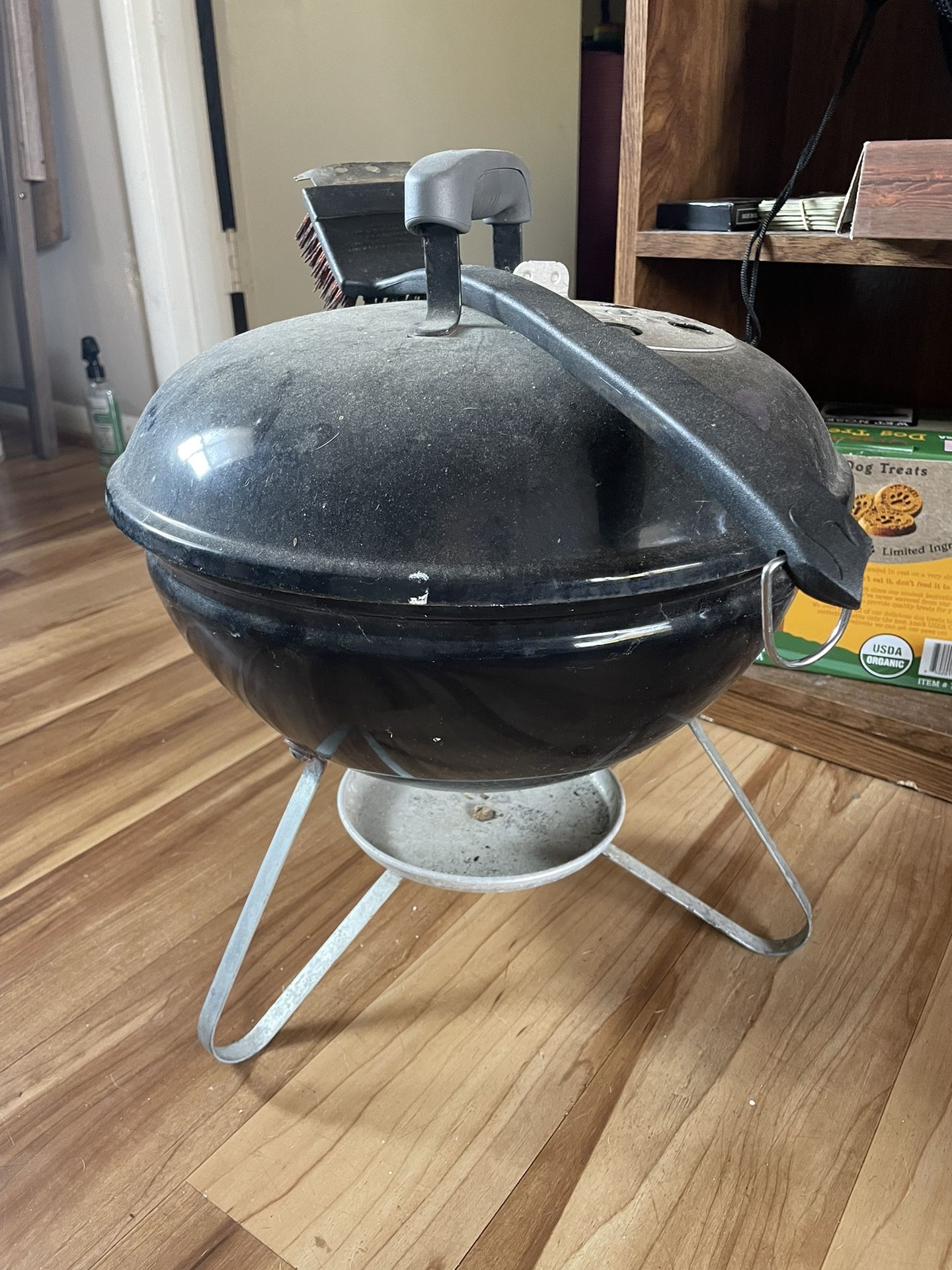 Weber Charcoal Grill  + Scraper 