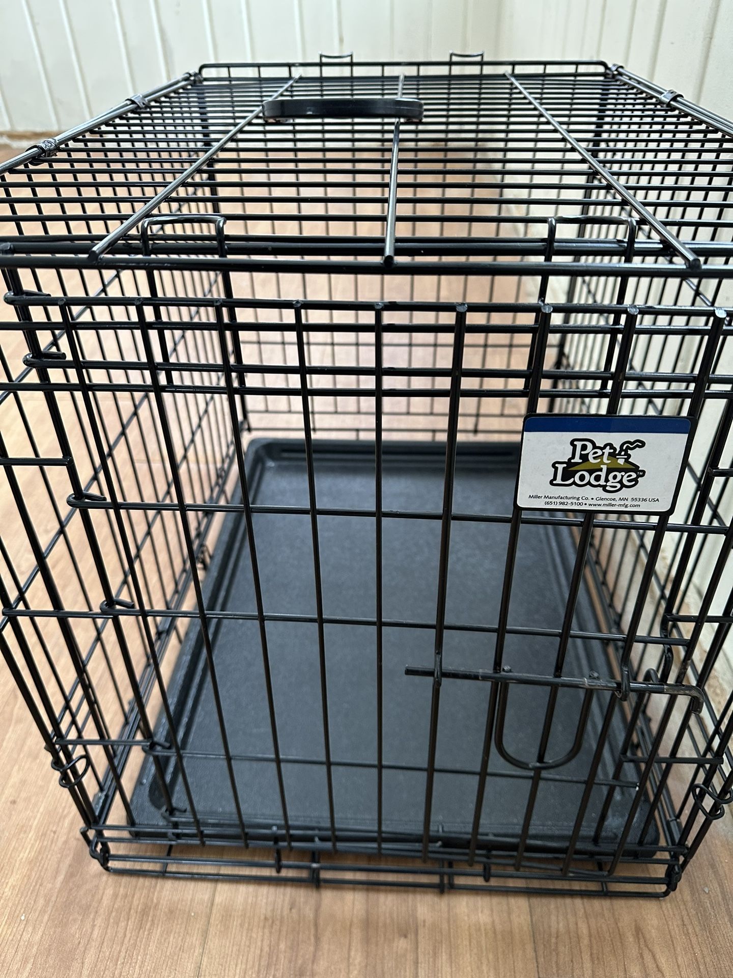 wire dog crate Size Medium 