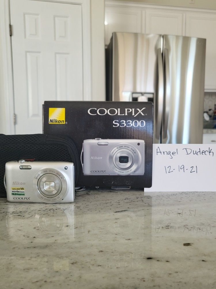 Nikon COOLPIX S3300 Camera