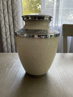 Urn