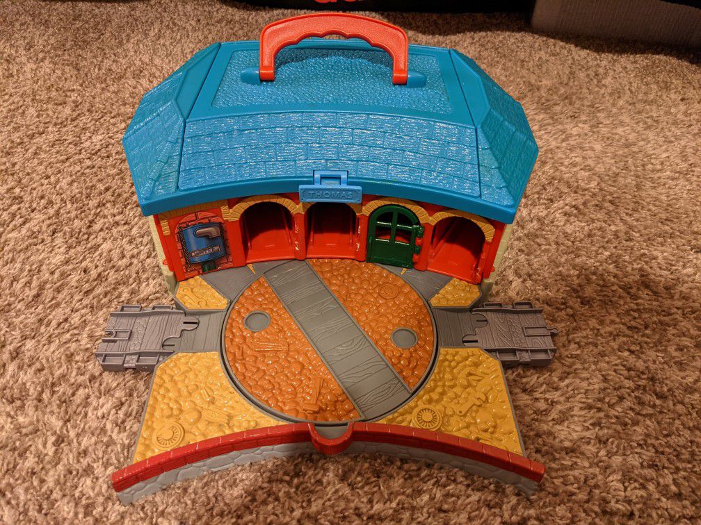 Learning Curve Thomas And Friends: Take N Play Shed Roundhouse