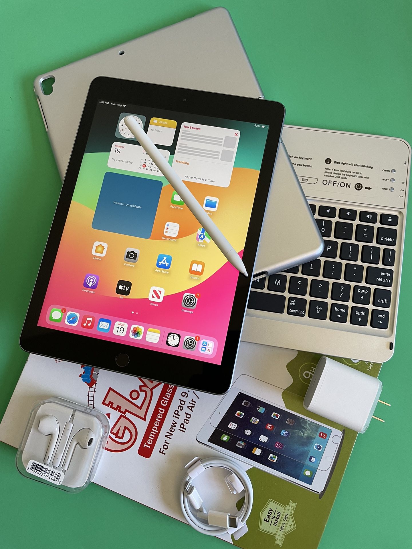 Apple IPad 6th Generation (9.7” Retina / Touch ID / IOS 17) 32GB with keyboard, pen & Accessories (128gb $249)