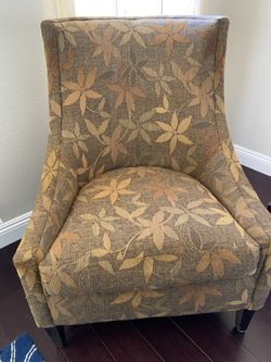 Accent Chair In Excellent Condition