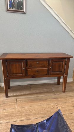 Broyhill front entry table