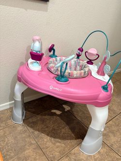 Baby activity center table