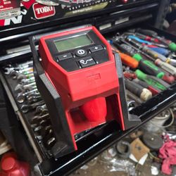 Milwaukee  m12 inflator