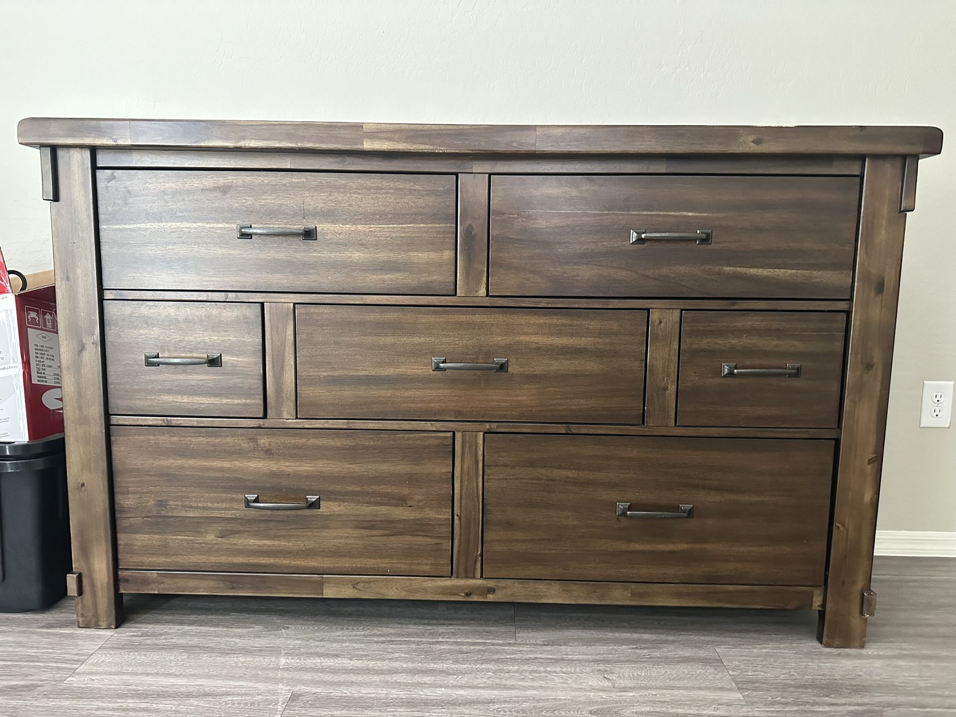 Dresser 