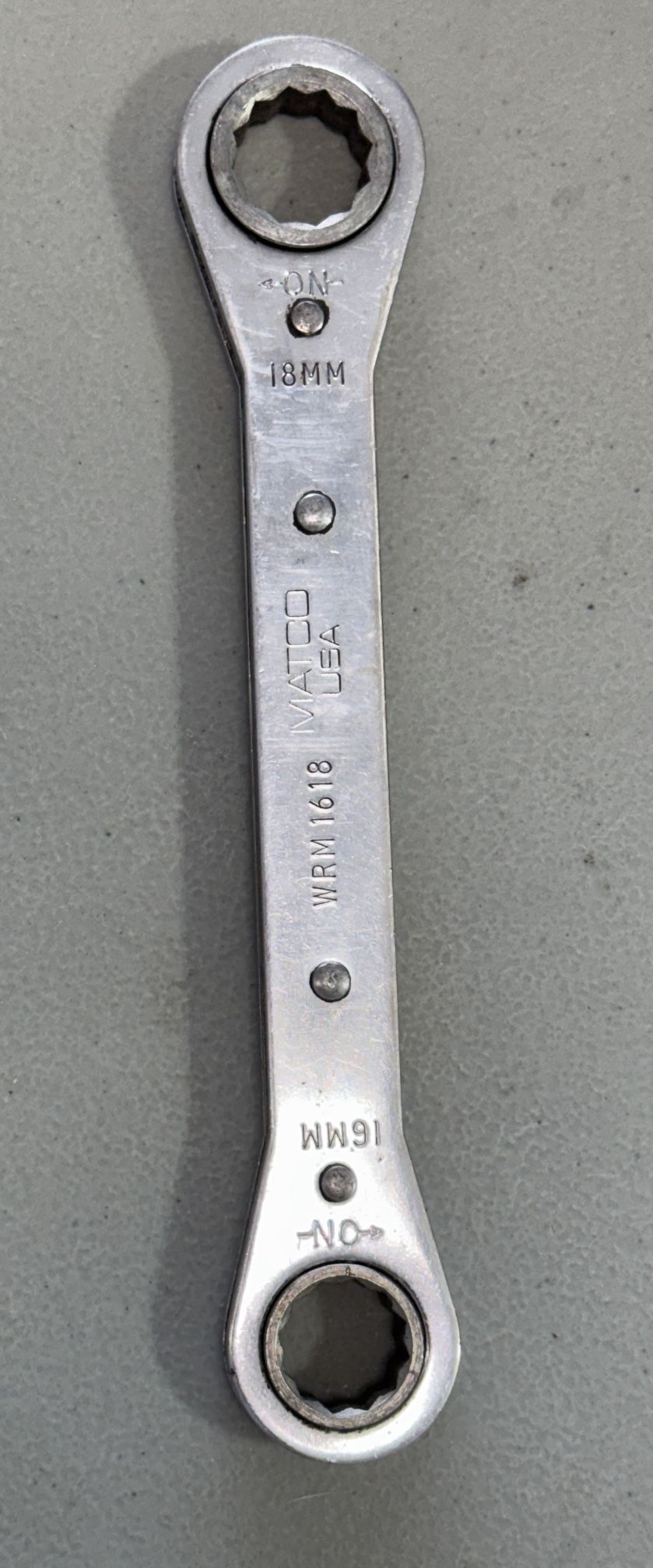 Matco Tools USA WRM1618 Metric 16mm x 18mm Ratcheting Box End Wrench - 12 Point