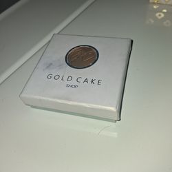 14 carrots great condition studs for players