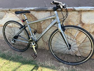 Trek 7.6 FX Hybrid Bicicle